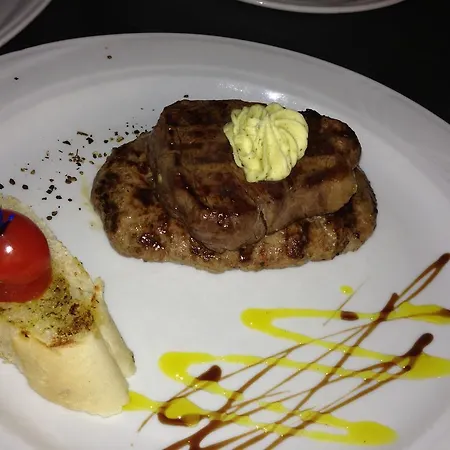 Domhof 3*