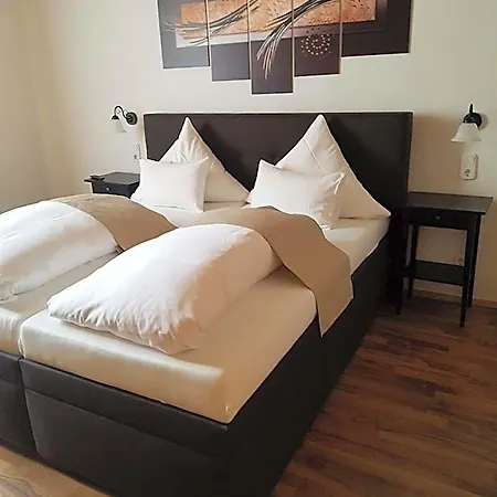 Domhof Szálloda 3*
