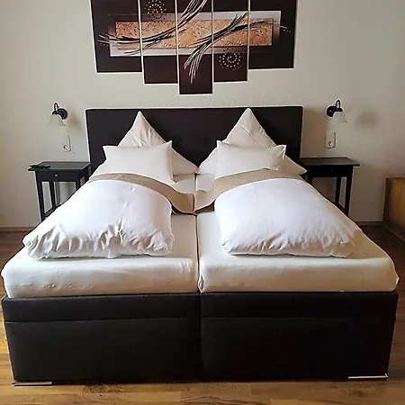 Domhof Szálloda 3*